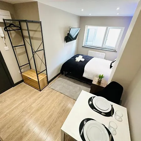 The Seven Sisters House - No 01A - Stylish Comfort Studios